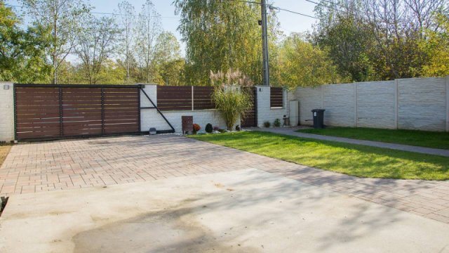 Eladó családi ház, Piliscséven 105 M Ft, 5 szobás