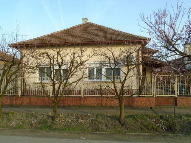 Eladó családi ház, Tiszakécskén, Táncsics Mihály utcában