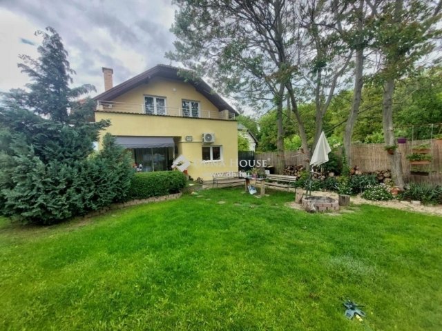 Eladó családi ház, Szadán 130.99 M Ft, 5 szobás