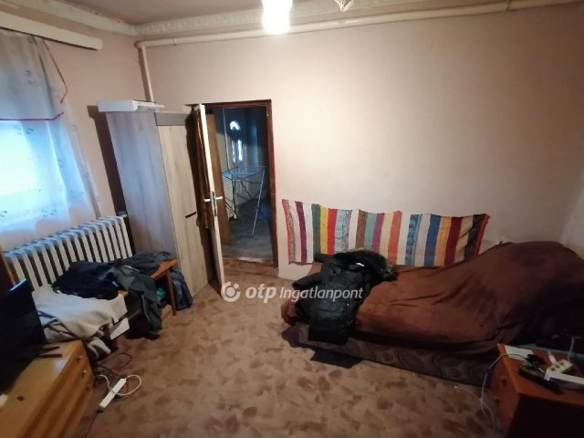 Eladó családi ház, Tégláson 33 M Ft, 3 szobás