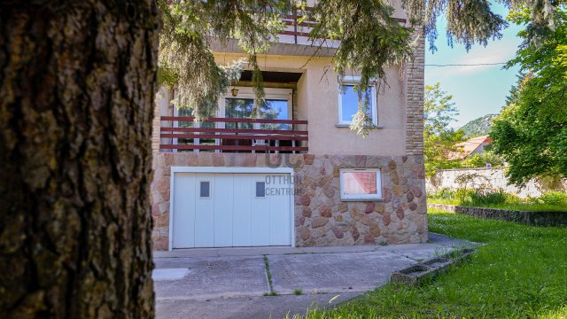 Eladó ikerház, Pilisborosjenőn 99.9 M Ft, 7 szobás