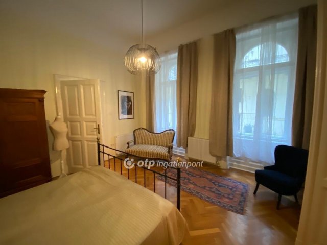 Kiadó téglalakás, albérlet, Budapesten, VI. kerületben