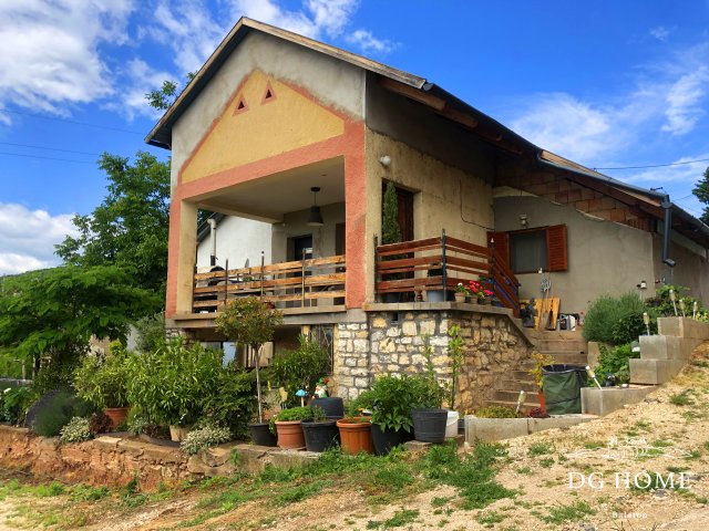 Eladó családi ház, Csopakon 230 M Ft, 2 szobás