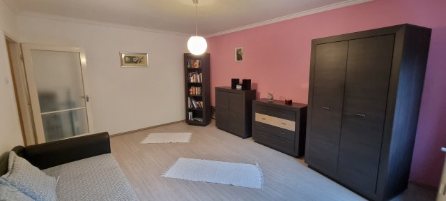 Kiadó panellakás, albérlet, Kecskeméten 135 E Ft / hó, 1 szobás