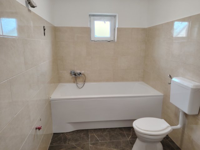 Eladó családi ház, Csemőn 39.9 M Ft, 3 szobás