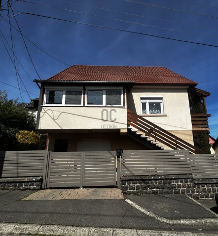 Eladó családi ház, Nagymaroson 120 M Ft, 5 szobás