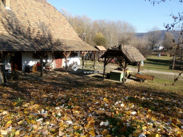 Eladó családi ház, Tatabányán 140 M Ft, 5 szobás