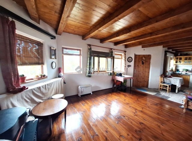 Eladó családi ház, Esztergomban 65 M Ft, 4 szobás