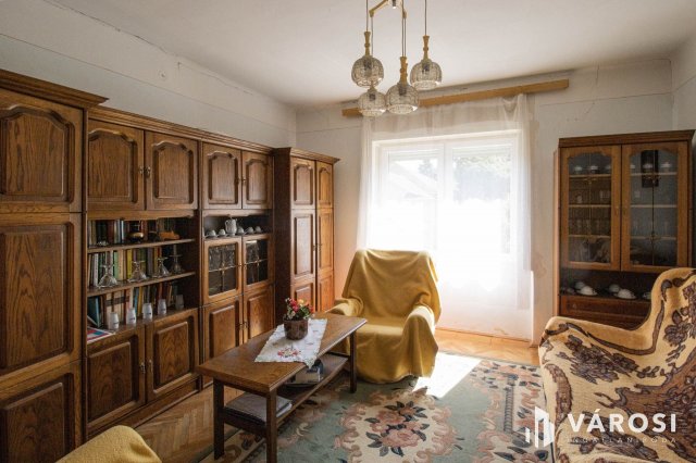 Eladó családi ház, Győrött 42 M Ft, 3 szobás