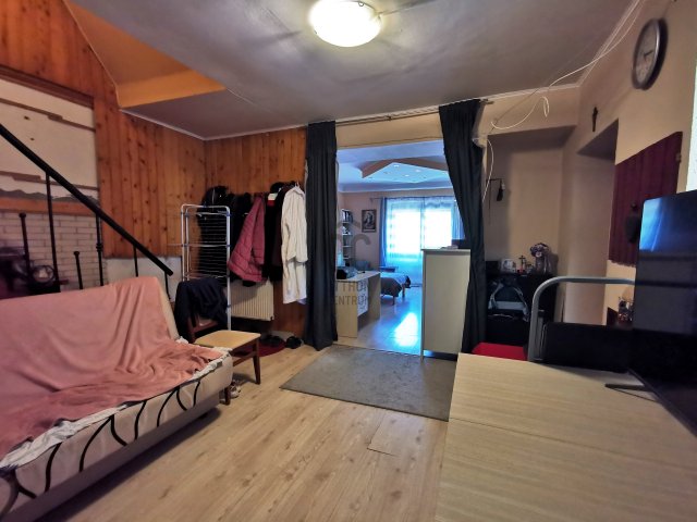 Eladó családi ház, Székesfehérvárott 49.9 M Ft, 4 szobás