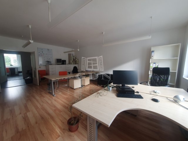 Kiadó iroda, Budapesten, II. kerületben 400 E Ft / hó, 3+1 szobás