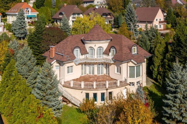 Eladó családi ház, Budapesten, II. kerületben 383.8 M Ft