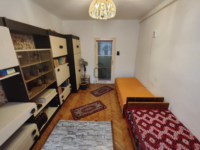 Eladó téglalakás, Várpalotán 27.9 M Ft, 3 szobás