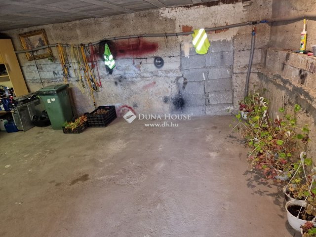 Eladó családi ház, Lőrinciben 48 M Ft, 2 szobás