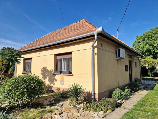 Eladó családi ház, Sármelléken 65 M Ft, 3 szobás