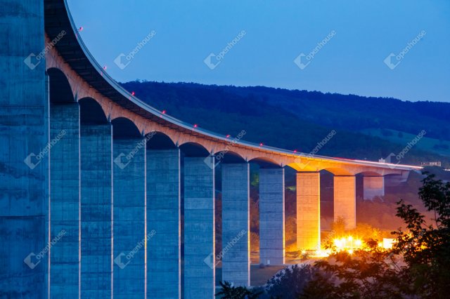 Eladó téglalakás, Balatonföldváron 129 M Ft, 3 szobás