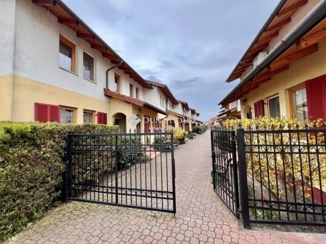 Eladó sorház, Halásztelken 119 M Ft, 4 szobás