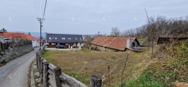 Eladó telek, Pannonhalmán 27 M Ft / költözzbe.hu