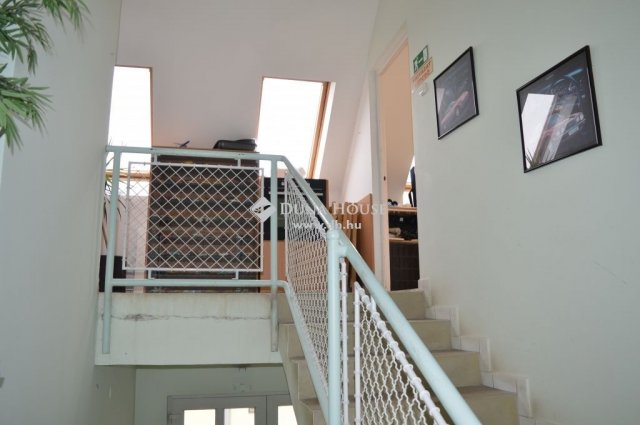 Eladó családi ház, Pilisvörösváron 259.2 M Ft, 4 szobás