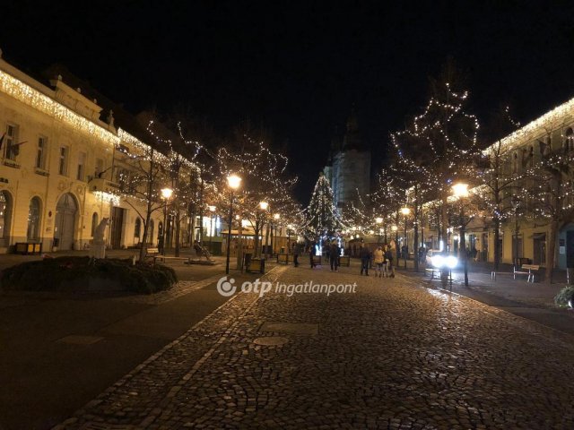 Eladó üzlethelyiség, Gyöngyösön 200 M Ft