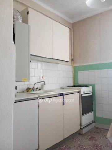 Eladó panellakás, Egerben 29.9 M Ft, 2 szobás