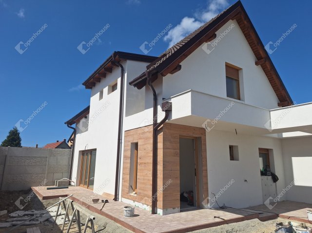 Eladó családi ház, Kapuváron 72 M Ft, 4 szobás