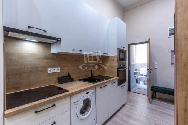 Eladó téglalakás, Budapesten, VI. kerületben 62.5 M Ft, 3 szobás