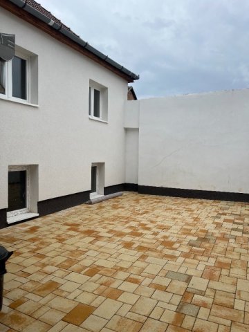 Kiadó családi ház, albérlet, Pécsett 290 E Ft / hó, 3 szobás