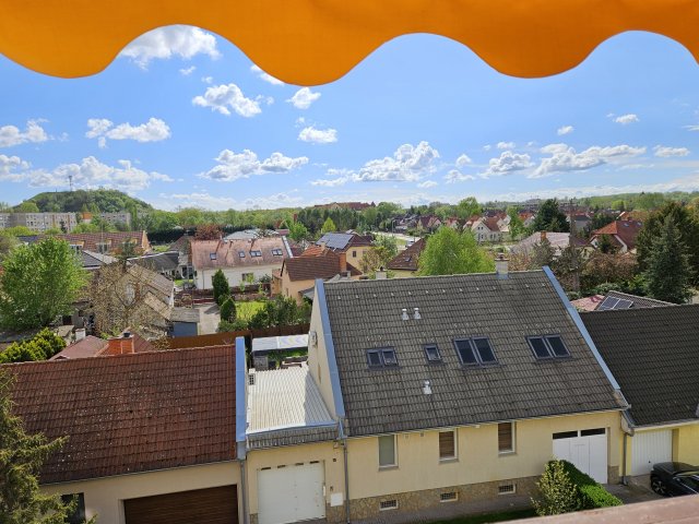 Eladó panellakás, Kecskeméten 65 M Ft, 3 szobás
