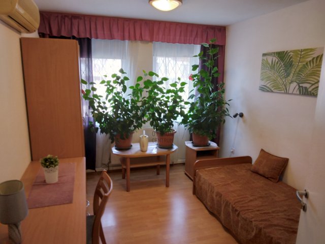 Eladó téglalakás, Egerben 94 M Ft, 4 szobás