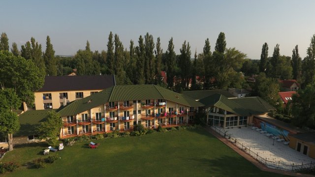 Eladó hotel, Fonyódon 8750 M Ft / költözzbe.hu