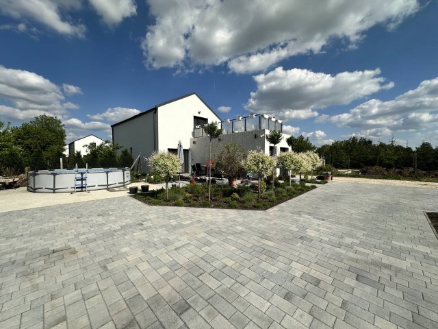 Eladó családi ház, Székesfehérvárott 99.9 M Ft, 4 szobás