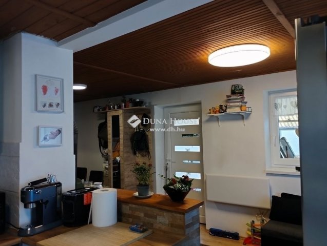 Eladó családi ház, Tóalmáson 26.5 M Ft, 3 szobás