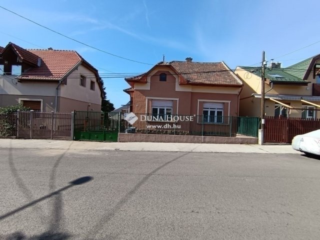 Eladó családi ház, Budapesten, XVIII. kerületben 66.9 M Ft