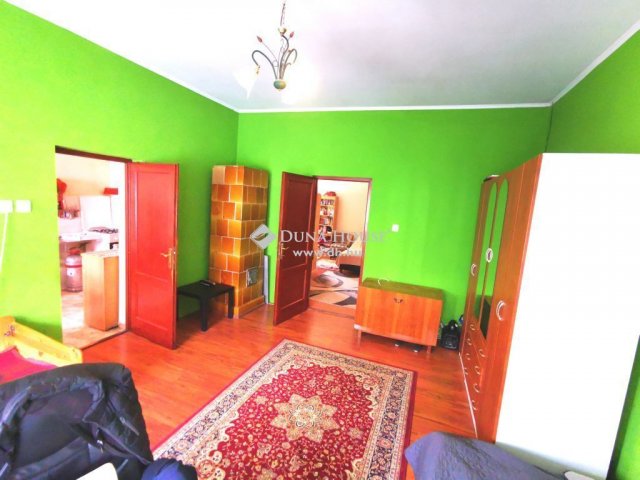 Eladó sorház, Esztergomban 39.5 M Ft, 2 szobás