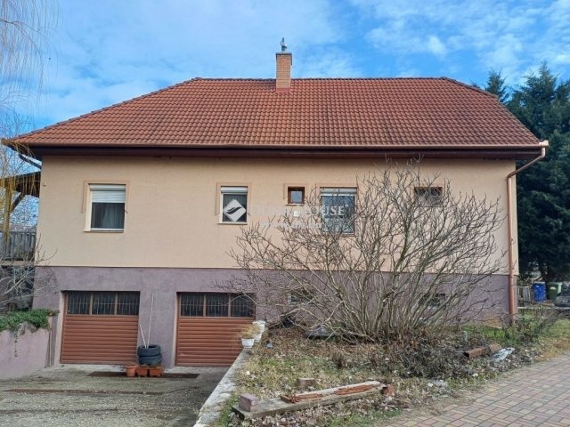 Eladó családi ház, Ráckevén 159.9 M Ft, 3 szobás