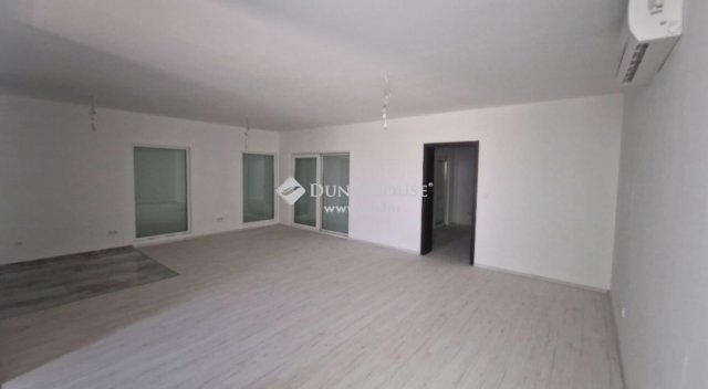 Eladó ikerház, Szigetszentmiklóson 109 M Ft, 5 szobás
