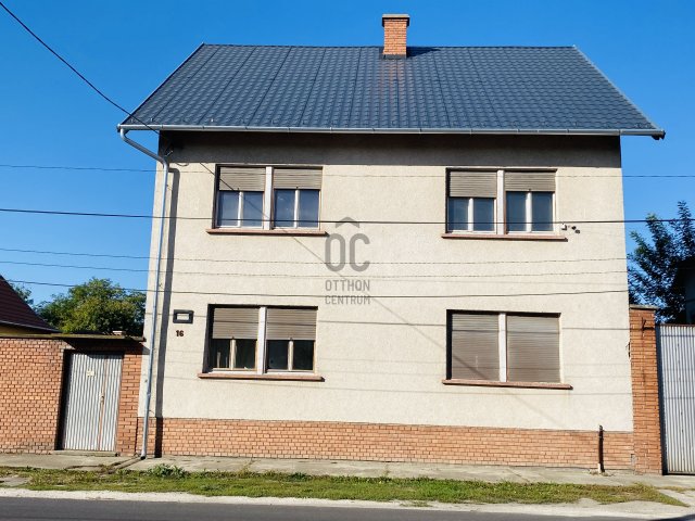 Eladó családi ház, Cegléden 77.9 M Ft, 7 szobás