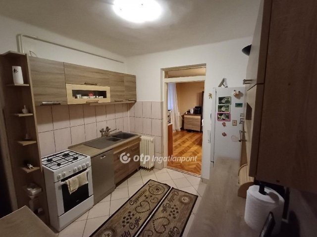 Eladó családi ház, Magyon 24.9 M Ft, 2+2 szobás