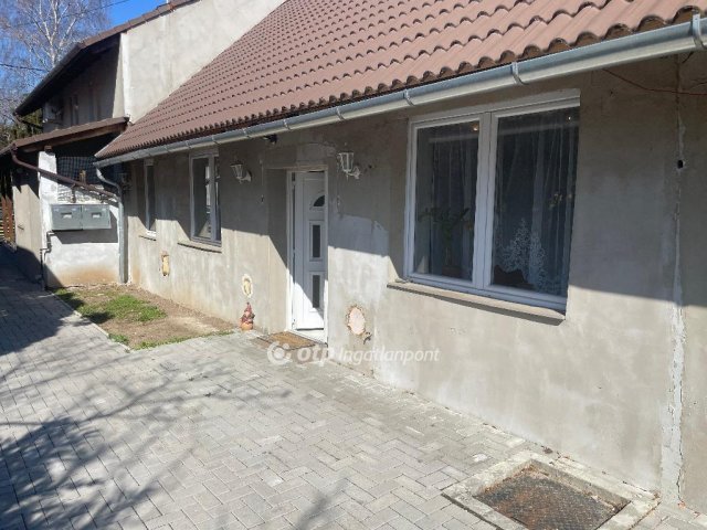 Eladó családi ház, Budapesten, XVI. kerületben 70 M Ft, 2 szobás