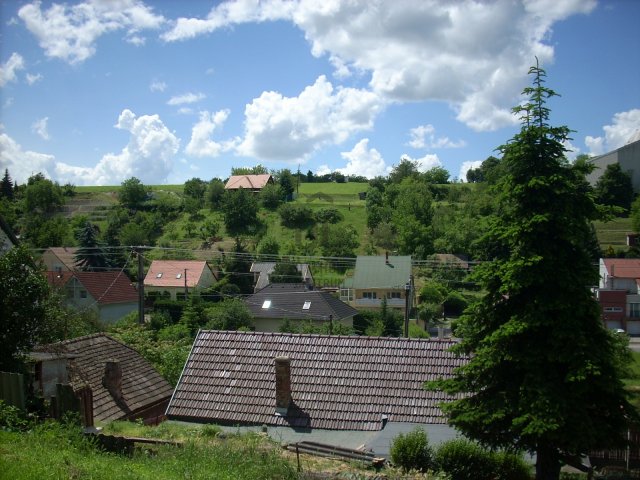 Eladó telek, Pécsett 10 M Ft / költözzbe.hu