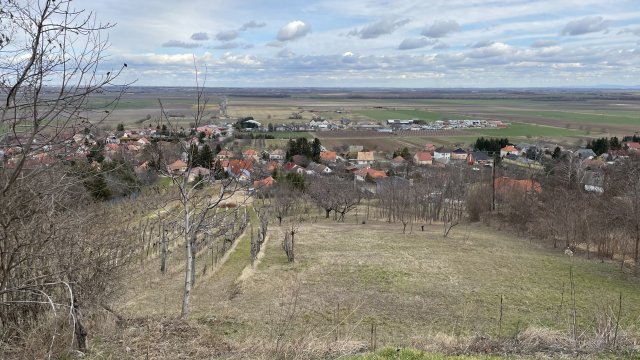 Eladó telek, Győrújbaráton 10 M Ft / költözzbe.hu