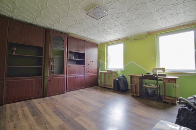 Eladó családi ház, Oroszlányban 21.9 M Ft, 1+2 szobás