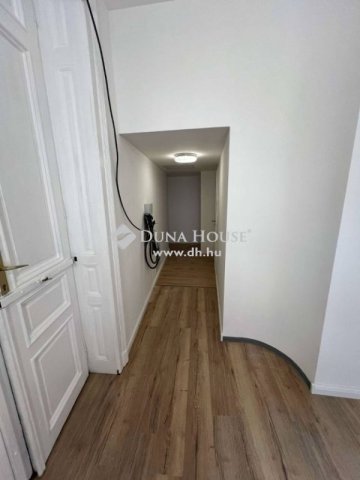 Eladó téglalakás, Budapesten, IX. kerületben 33.9 M Ft, 1 szobás