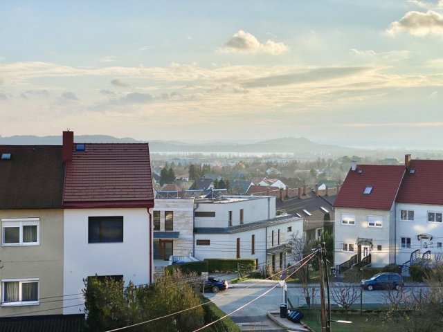 Eladó sorház, Balatonfüreden, Tamási Áron utcában 89 M Ft