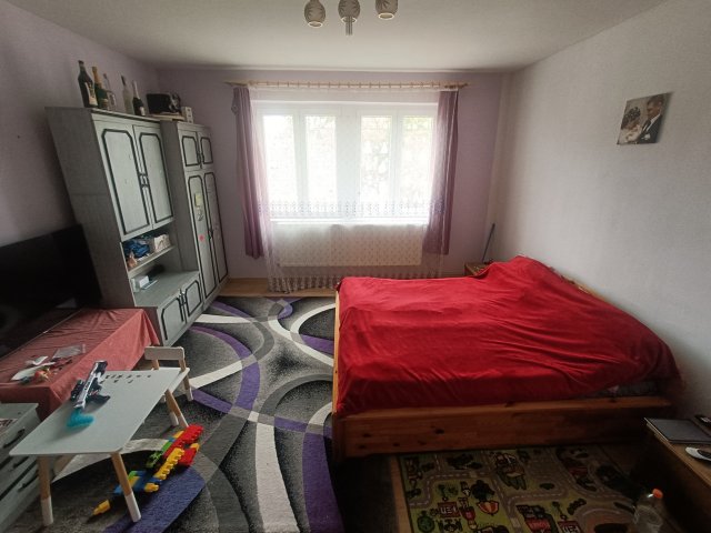 Eladó családi ház, Akán 24 M Ft, 3 szobás