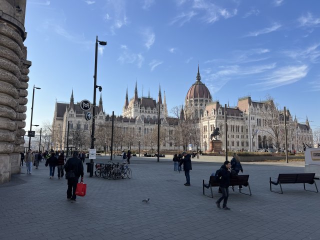 Eladó téglalakás, Budapesten, V. kerületben, Vértanúk terén