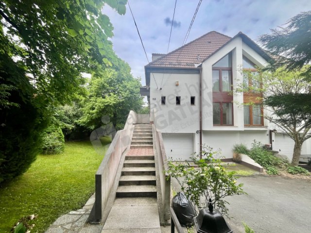 Eladó ikerház, Budapesten, II. kerületben 329.9 M Ft, 5 szobás