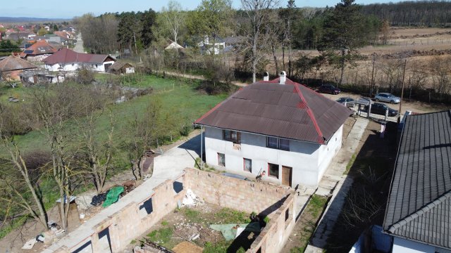 Eladó családi ház, Isaszegen 65 M Ft, 4 szobás