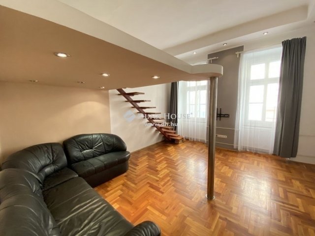 Eladó téglalakás, Budapesten, VI. kerületben 79.9 M Ft